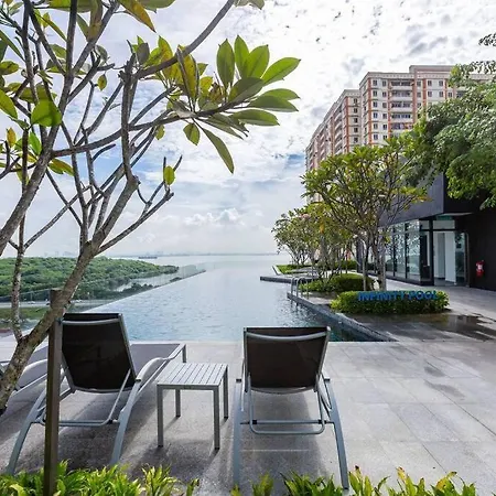 Bathtub With Seaview, 8Pax, Urban Suites - 5Km To Komtar